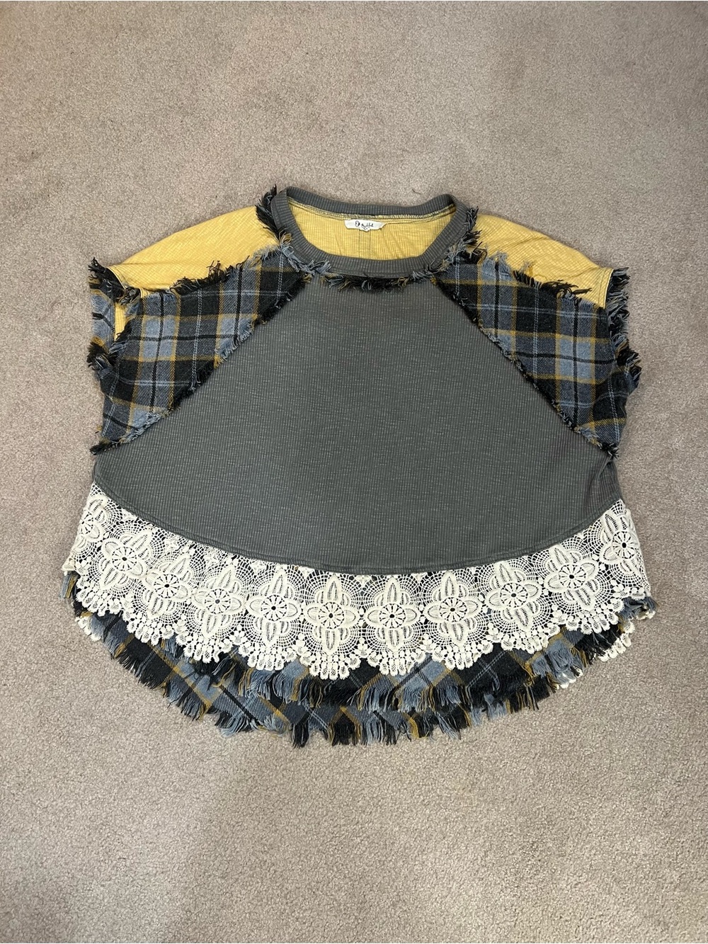 Oli & Hali Grey, Yellow & Blue Mixed-Print Lace Trimmed Top